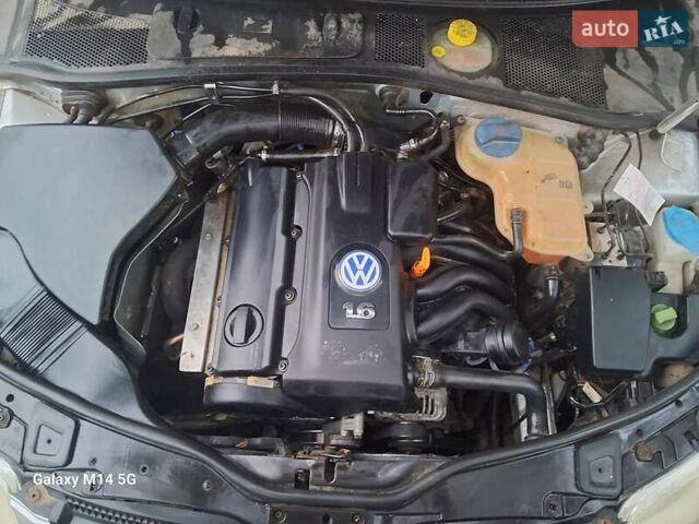 Серый Фольксваген Пассат, объемом двигателя 1.6 л и пробегом 130 тыс. км за 3900 $, фото 4 на Automoto.ua