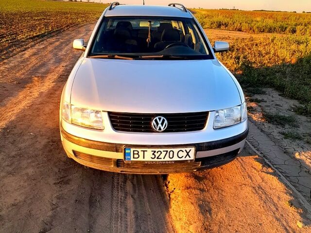 Серый Фольксваген Пассат, объемом двигателя 1.6 л и пробегом 280 тыс. км за 4580 $, фото 6 на Automoto.ua