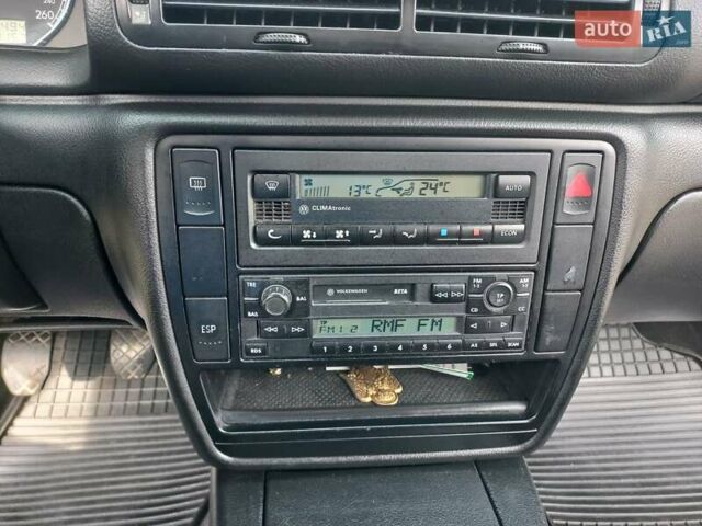 Серый Фольксваген Пассат, объемом двигателя 1.9 л и пробегом 360 тыс. км за 5000 $, фото 12 на Automoto.ua