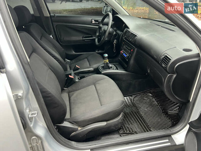Серый Фольксваген Пассат, объемом двигателя 1.6 л и пробегом 246 тыс. км за 3350 $, фото 10 на Automoto.ua