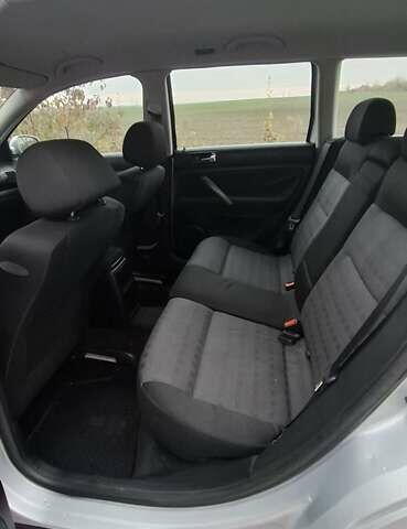 Серый Фольксваген Пассат, объемом двигателя 1.78 л и пробегом 194 тыс. км за 4800 $, фото 4 на Automoto.ua