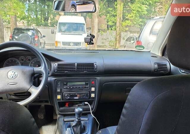 Сірий Фольксваген Пассат, об'ємом двигуна 1.6 л та пробігом 220 тис. км за 4400 $, фото 7 на Automoto.ua