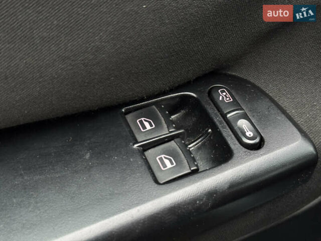 Серый Фольксваген Пассат, объемом двигателя 2 л и пробегом 254 тыс. км за 3990 $, фото 10 на Automoto.ua