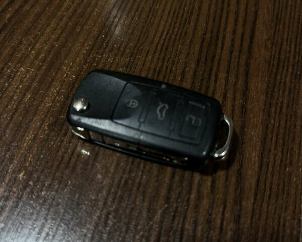 Серый Фольксваген Пассат, объемом двигателя 2 л и пробегом 254 тыс. км за 3990 $, фото 18 на Automoto.ua