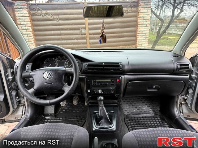 Серый Фольксваген Пассат, объемом двигателя 1.6 л и пробегом 270 тыс. км за 3950 $, фото 11 на Automoto.ua