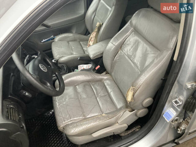 Серый Фольксваген Пассат, объемом двигателя 1.98 л и пробегом 290 тыс. км за 3300 $, фото 11 на Automoto.ua