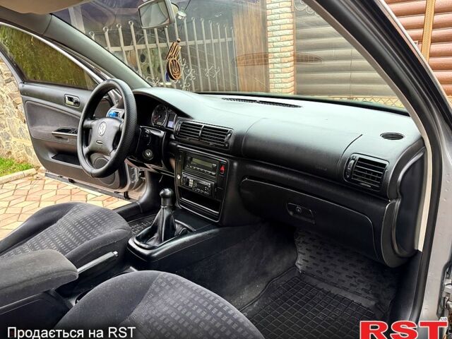 Серый Фольксваген Пассат, объемом двигателя 1.6 л и пробегом 270 тыс. км за 3950 $, фото 12 на Automoto.ua