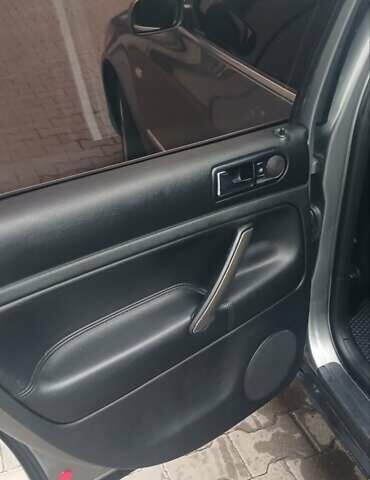 Серый Фольксваген Пассат, объемом двигателя 1.8 л и пробегом 320 тыс. км за 5900 $, фото 6 на Automoto.ua