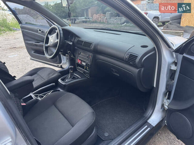 Серый Фольксваген Пассат, объемом двигателя 1.6 л и пробегом 222 тыс. км за 5200 $, фото 9 на Automoto.ua