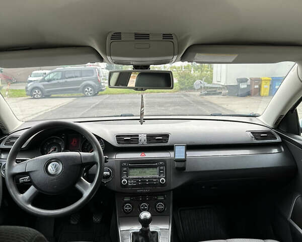 Серый Фольксваген Пассат, объемом двигателя 0 л и пробегом 250 тыс. км за 3300 $, фото 7 на Automoto.ua