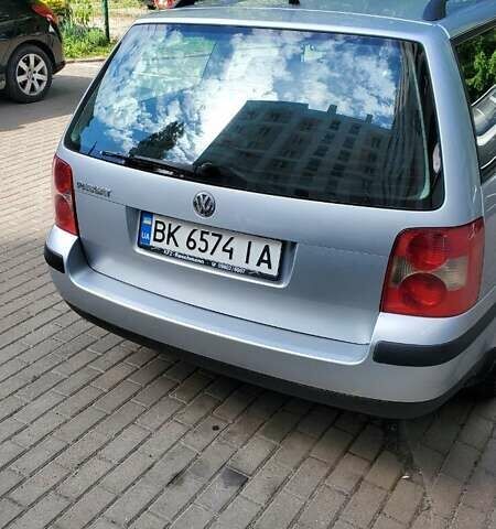 Сірий Фольксваген Пассат, об'ємом двигуна 1.6 л та пробігом 220 тис. км за 4400 $, фото 2 на Automoto.ua