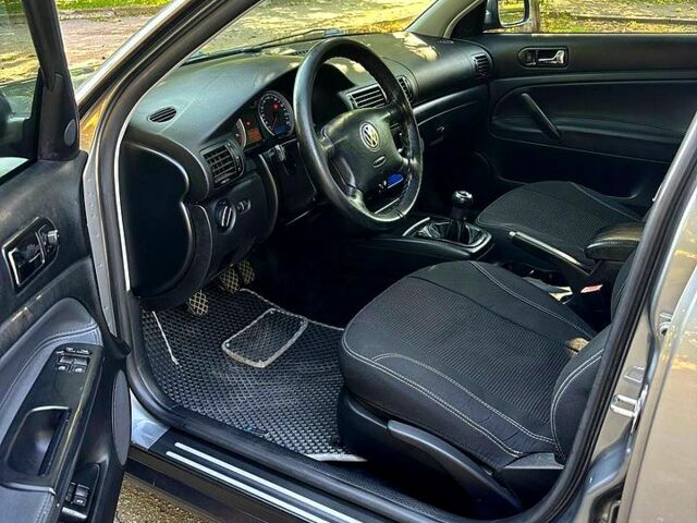 Серый Фольксваген Пассат, объемом двигателя 1.6 л и пробегом 284 тыс. км за 4500 $, фото 10 на Automoto.ua