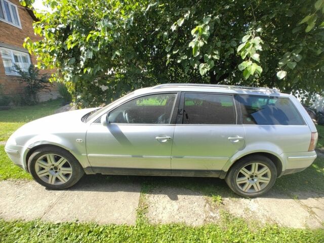 Серый Фольксваген Пассат, объемом двигателя 2.5 л и пробегом 220 тыс. км за 3500 $, фото 1 на Automoto.ua