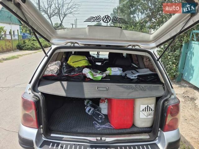 Серый Фольксваген Пассат, объемом двигателя 1.9 л и пробегом 323 тыс. км за 5500 $, фото 4 на Automoto.ua