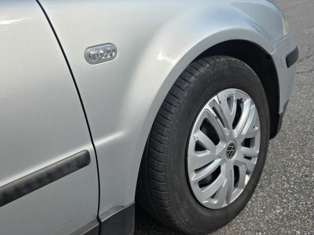 Серый Фольксваген Пассат, объемом двигателя 1.6 л и пробегом 210 тыс. км за 5600 $, фото 4 на Automoto.ua