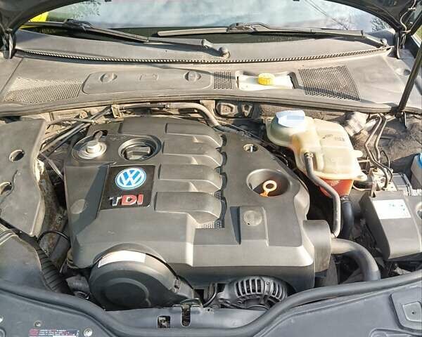 Сірий Фольксваген Пассат, об'ємом двигуна 1.9 л та пробігом 334 тис. км за 5000 $, фото 28 на Automoto.ua