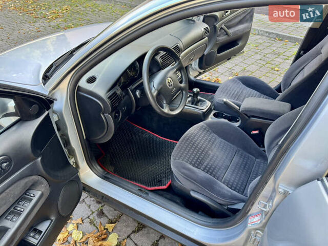 Серый Фольксваген Пассат, объемом двигателя 1.6 л и пробегом 245 тыс. км за 3600 $, фото 9 на Automoto.ua