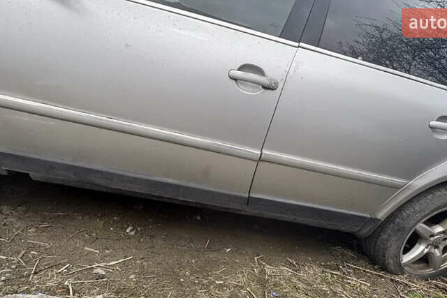 Серый Фольксваген Пассат, объемом двигателя 2.5 л и пробегом 222 тыс. км за 2100 $, фото 7 на Automoto.ua