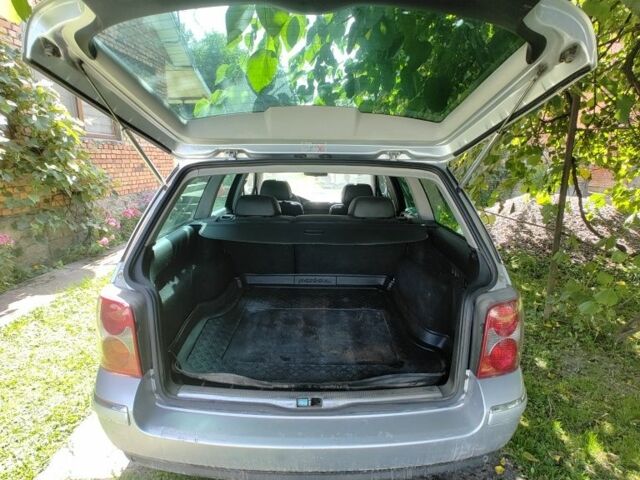 Серый Фольксваген Пассат, объемом двигателя 2.5 л и пробегом 220 тыс. км за 3500 $, фото 6 на Automoto.ua