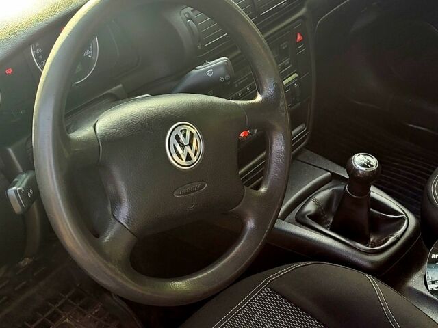 Сірий Фольксваген Пассат, об'ємом двигуна 1.6 л та пробігом 292 тис. км за 3499 $, фото 6 на Automoto.ua