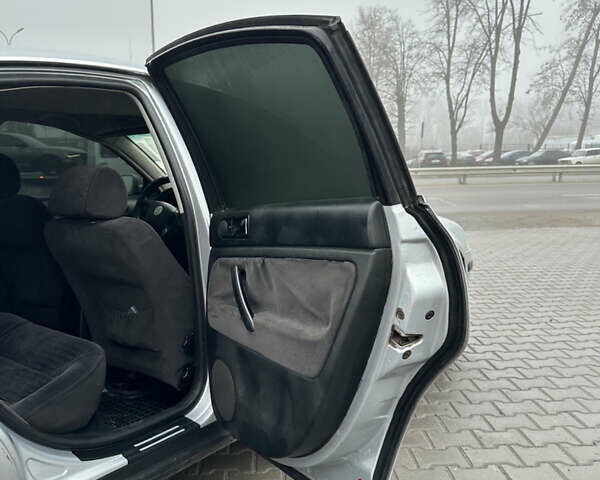 Сірий Фольксваген Пассат, об'ємом двигуна 1.9 л та пробігом 290 тис. км за 2950 $, фото 24 на Automoto.ua