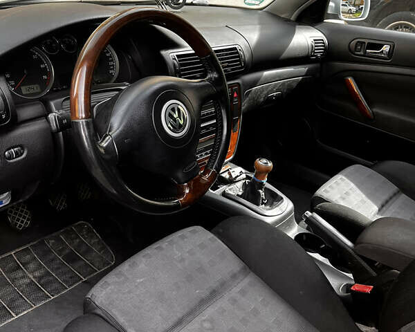 Серый Фольксваген Пассат, объемом двигателя 1.6 л и пробегом 206 тыс. км за 4300 $, фото 6 на Automoto.ua