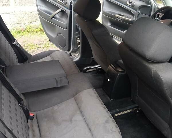 Сірий Фольксваген Пассат, об'ємом двигуна 1.78 л та пробігом 288 тис. км за 5500 $, фото 10 на Automoto.ua