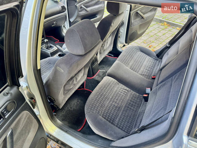 Серый Фольксваген Пассат, объемом двигателя 1.6 л и пробегом 245 тыс. км за 3500 $, фото 10 на Automoto.ua