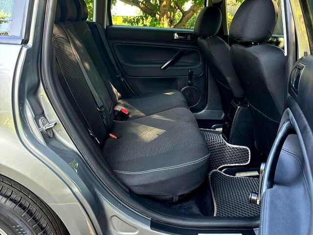 Серый Фольксваген Пассат, объемом двигателя 1.6 л и пробегом 284 тыс. км за 4500 $, фото 11 на Automoto.ua