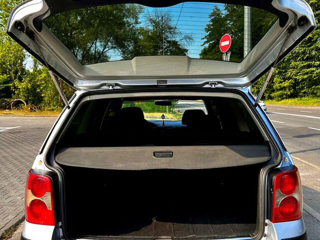 Сірий Фольксваген Пассат, об'ємом двигуна 1.6 л та пробігом 342 тис. км за 4200 $, фото 8 на Automoto.ua