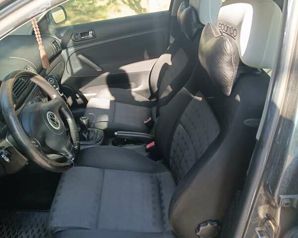 Серый Фольксваген Пассат, объемом двигателя 1.78 л и пробегом 197 тыс. км за 5800 $, фото 2 на Automoto.ua