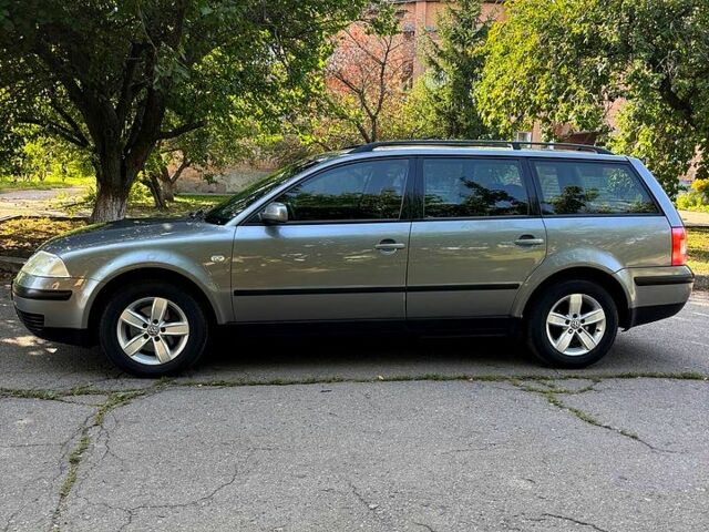 Серый Фольксваген Пассат, объемом двигателя 1.6 л и пробегом 284 тыс. км за 4500 $, фото 6 на Automoto.ua