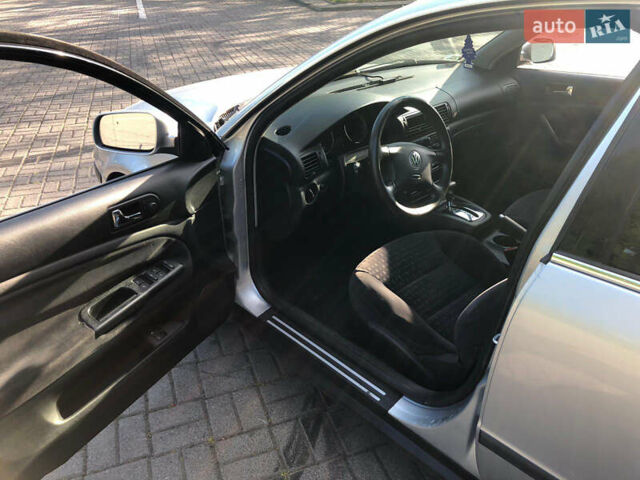 Сірий Фольксваген Пассат, об'ємом двигуна 1.9 л та пробігом 250 тис. км за 4400 $, фото 12 на Automoto.ua