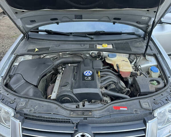 Серый Фольксваген Пассат, объемом двигателя 1.6 л и пробегом 222 тыс. км за 5200 $, фото 12 на Automoto.ua