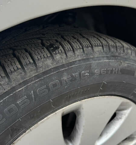 Серый Фольксваген Пассат, объемом двигателя 1.9 л и пробегом 343 тыс. км за 5200 $, фото 9 на Automoto.ua