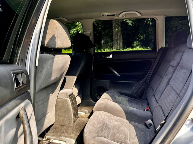 Сірий Фольксваген Пассат, об'ємом двигуна 1.6 л та пробігом 342 тис. км за 4200 $, фото 10 на Automoto.ua