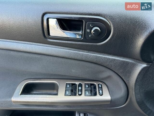 Серый Фольксваген Пассат, объемом двигателя 1.98 л и пробегом 270 тыс. км за 3950 $, фото 46 на Automoto.ua