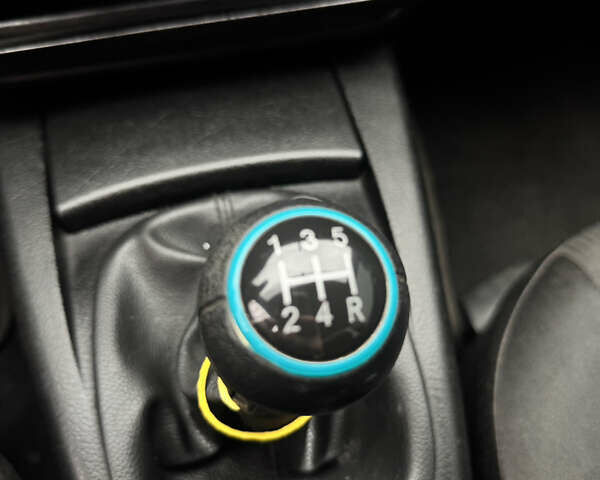 Серый Фольксваген Пассат, объемом двигателя 1.6 л и пробегом 249 тыс. км за 3650 $, фото 9 на Automoto.ua