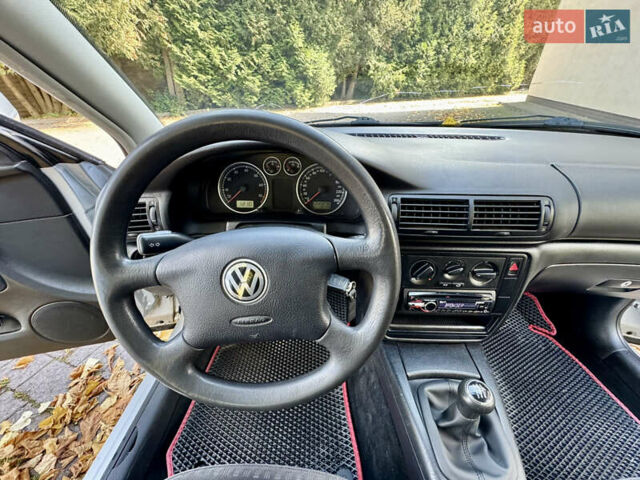 Серый Фольксваген Пассат, объемом двигателя 1.6 л и пробегом 245 тыс. км за 3500 $, фото 16 на Automoto.ua