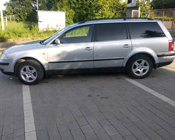 Серый Фольксваген Пассат, объемом двигателя 1.6 л и пробегом 258 тыс. км за 4399 $, фото 2 на Automoto.ua