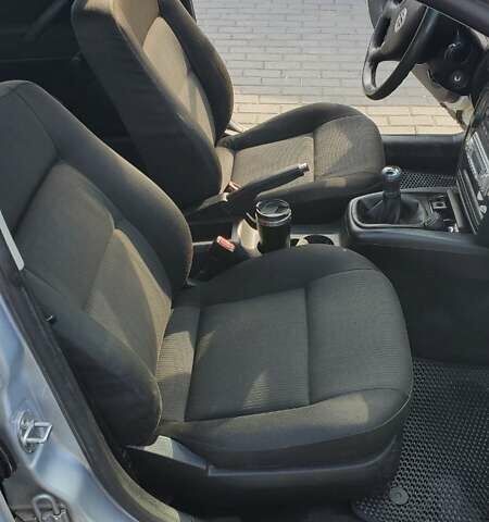 Сірий Фольксваген Пассат, об'ємом двигуна 1.6 л та пробігом 220 тис. км за 4400 $, фото 6 на Automoto.ua