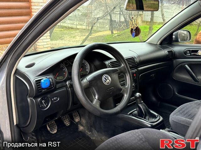 Серый Фольксваген Пассат, объемом двигателя 1.6 л и пробегом 270 тыс. км за 3950 $, фото 9 на Automoto.ua