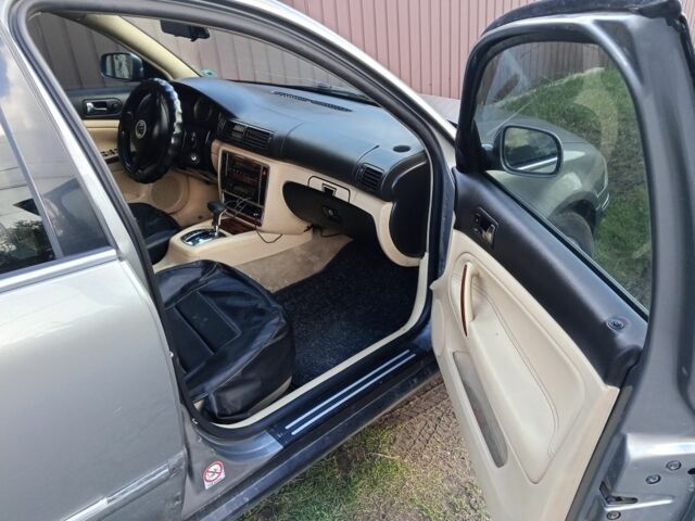 Сірий Фольксваген Пассат, об'ємом двигуна 0 л та пробігом 253 тис. км за 2500 $, фото 4 на Automoto.ua