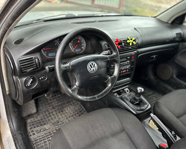 Серый Фольксваген Пассат, объемом двигателя 1.9 л и пробегом 332 тыс. км за 2700 $, фото 7 на Automoto.ua