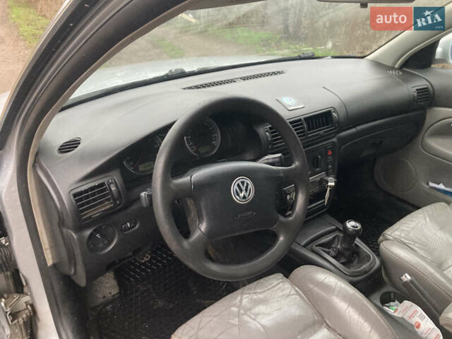 Серый Фольксваген Пассат, объемом двигателя 1.98 л и пробегом 290 тыс. км за 3300 $, фото 10 на Automoto.ua