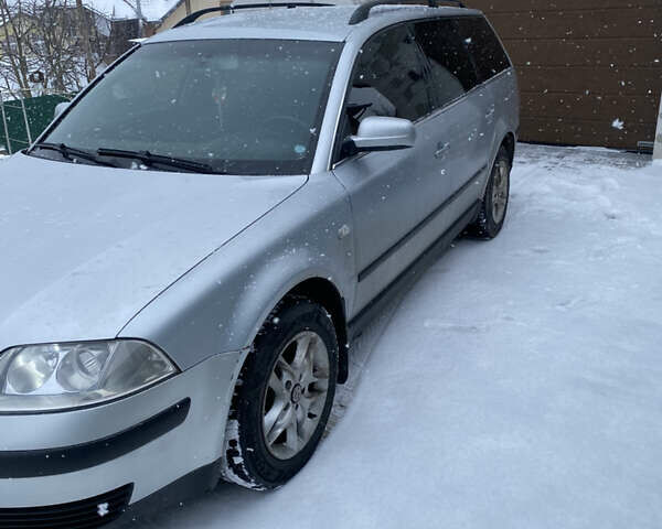 Серый Фольксваген Пассат, объемом двигателя 1.9 л и пробегом 304 тыс. км за 3999 $, фото 3 на Automoto.ua