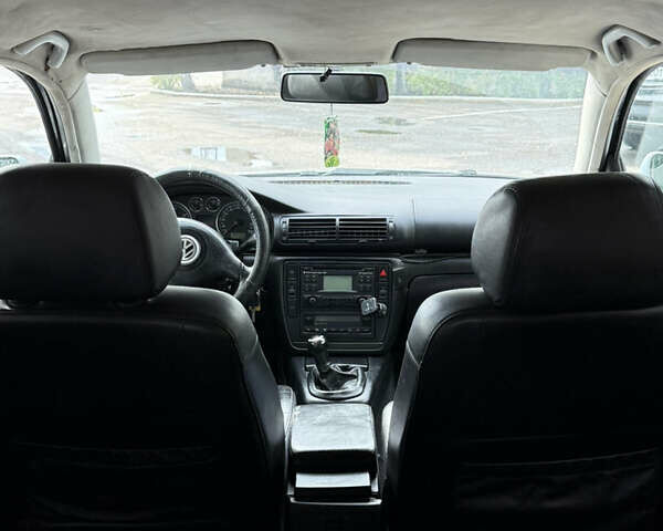 Серый Фольксваген Пассат, объемом двигателя 1.9 л и пробегом 300 тыс. км за 3800 $, фото 12 на Automoto.ua