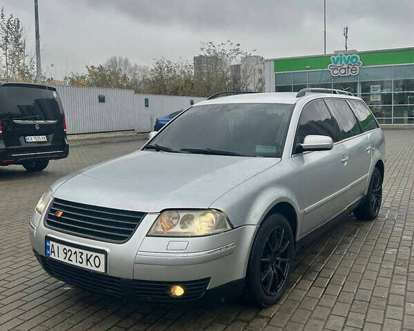 Серый Фольксваген Пассат, объемом двигателя 2.5 л и пробегом 330 тыс. км за 5000 $, фото 1 на Automoto.ua