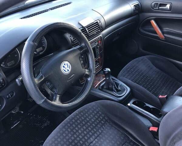 Серый Фольксваген Пассат, объемом двигателя 1.9 л и пробегом 400 тыс. км за 3900 $, фото 13 на Automoto.ua