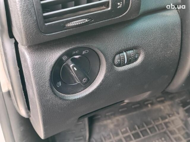 Серый Фольксваген Пассат, объемом двигателя 2 л и пробегом 299 тыс. км за 4690 $, фото 13 на Automoto.ua